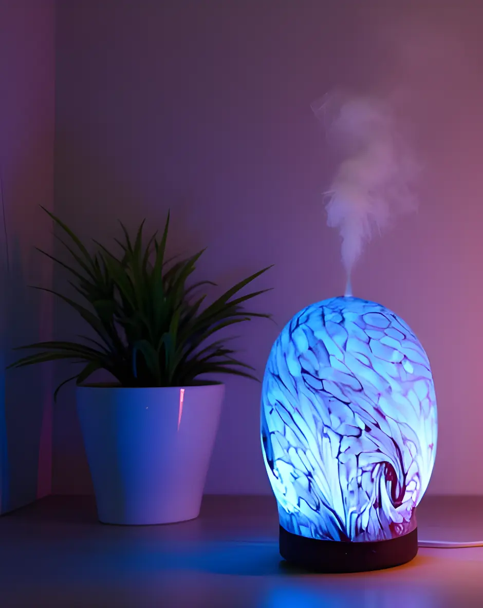 Aroma_Diffuser_Duftlampe_Planet_aus_Glas_MFunke_Lifestylebild_blau LED