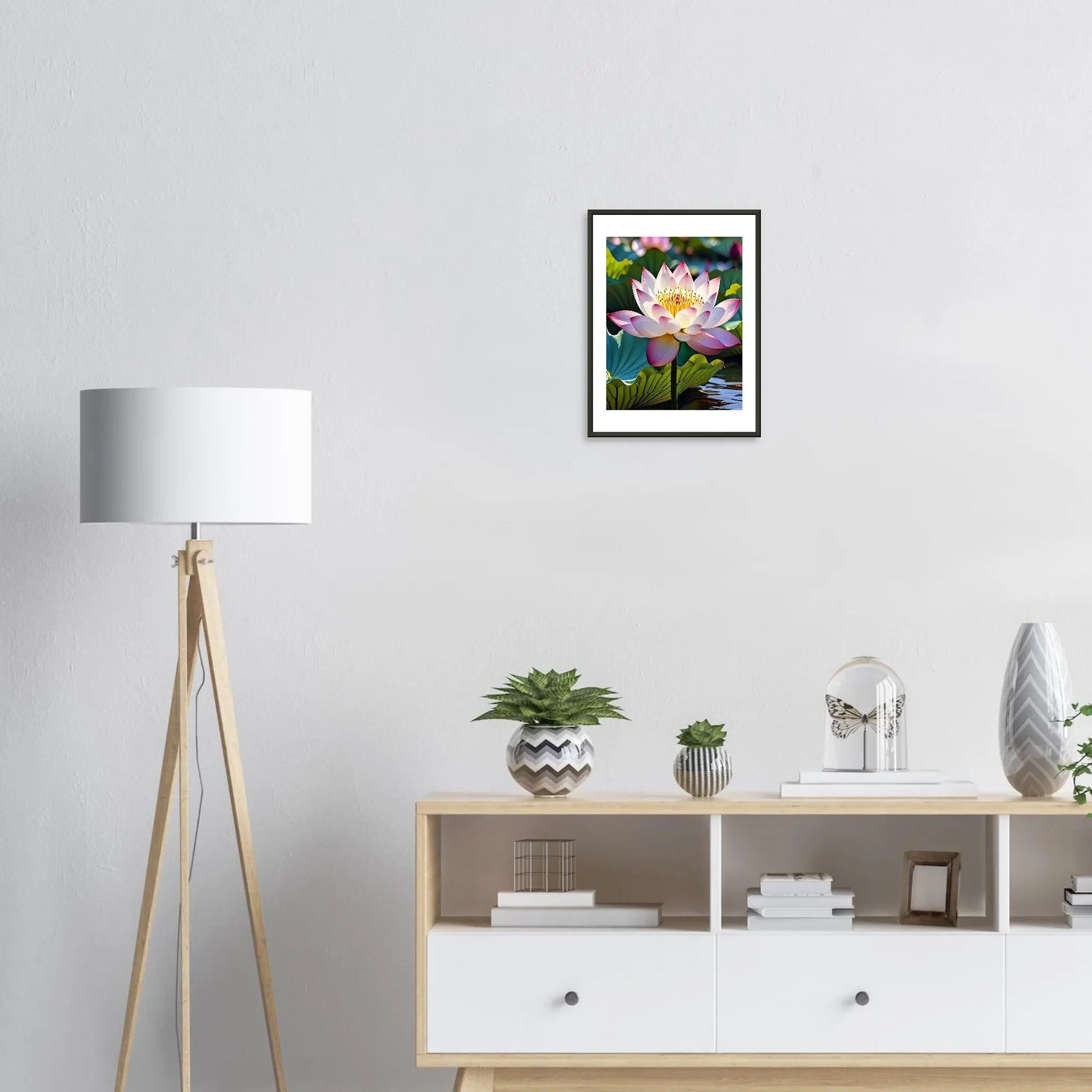 Lotusblüte gerahmtes Poster Metallrahmen schwarz an Wand im Wohnzimmer Wohnung MFunke Shop