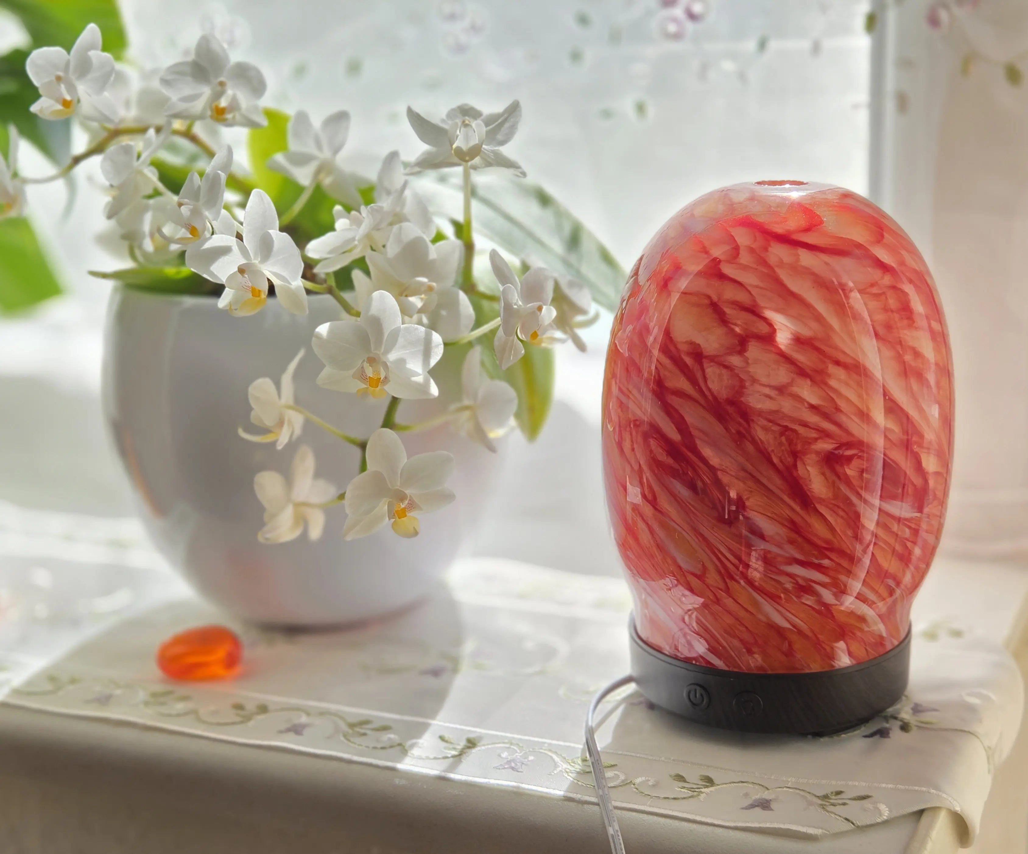 Aroma Diffuser "Planet" aus Glas für Aromatherapie und Luftbefeuchtung mit Licht MFunke